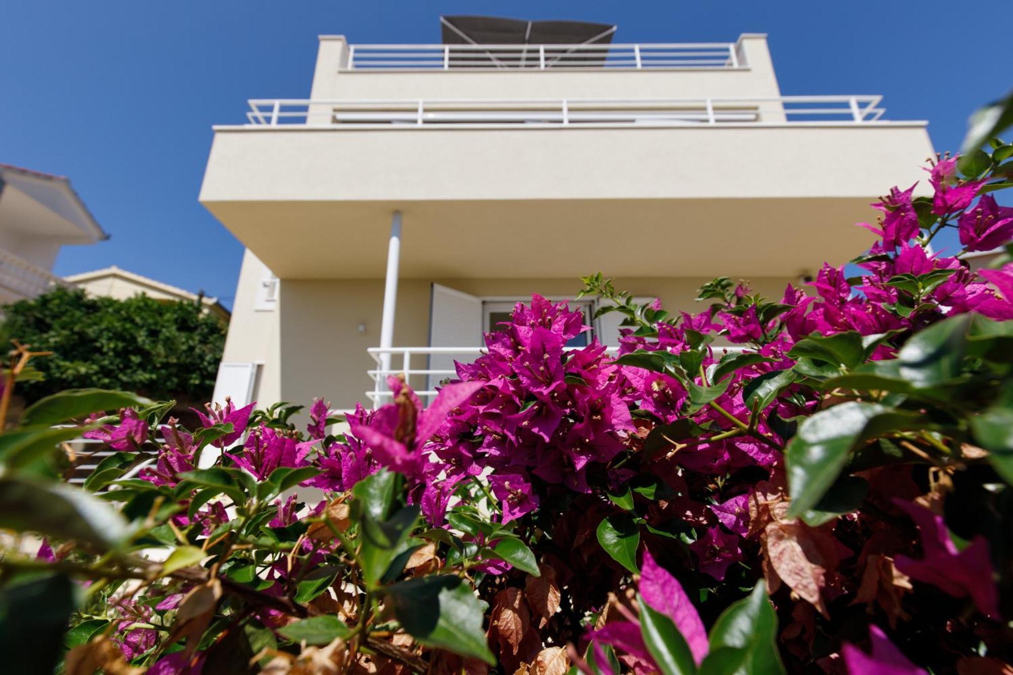 Villa Anadea With Hot Tub Overlooking Sea Trogir Exterior foto